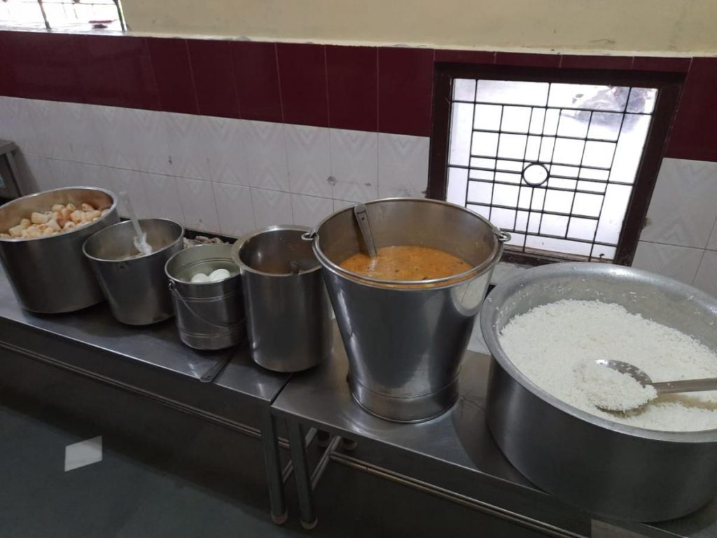 Photo 1 of 2 – Udavum Karangal Anna Dhaanam